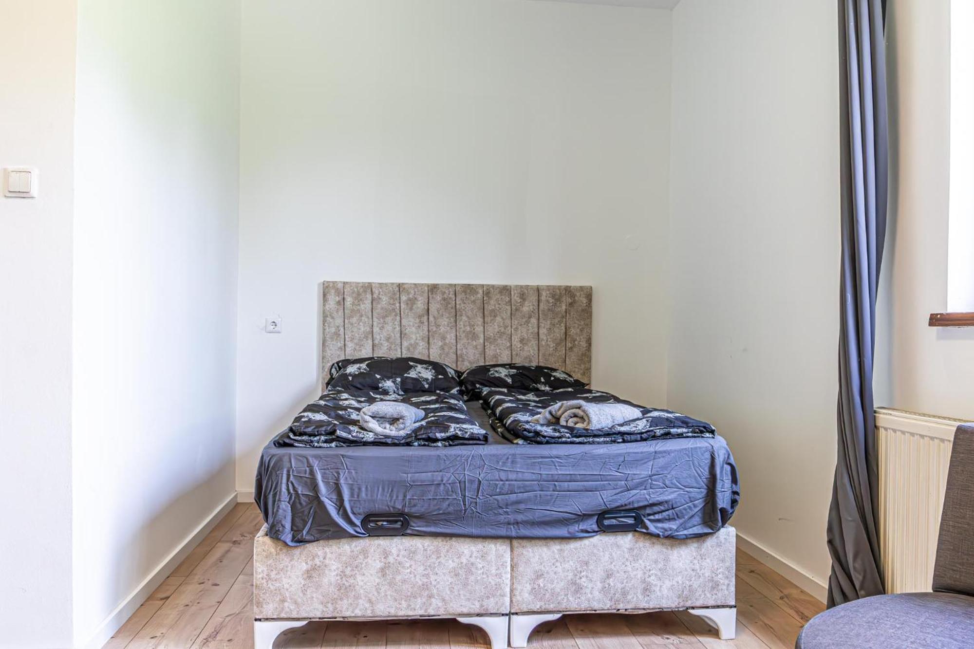 Apartment Cozy Entire House With Terrace And Garden, Up To 34p Wien