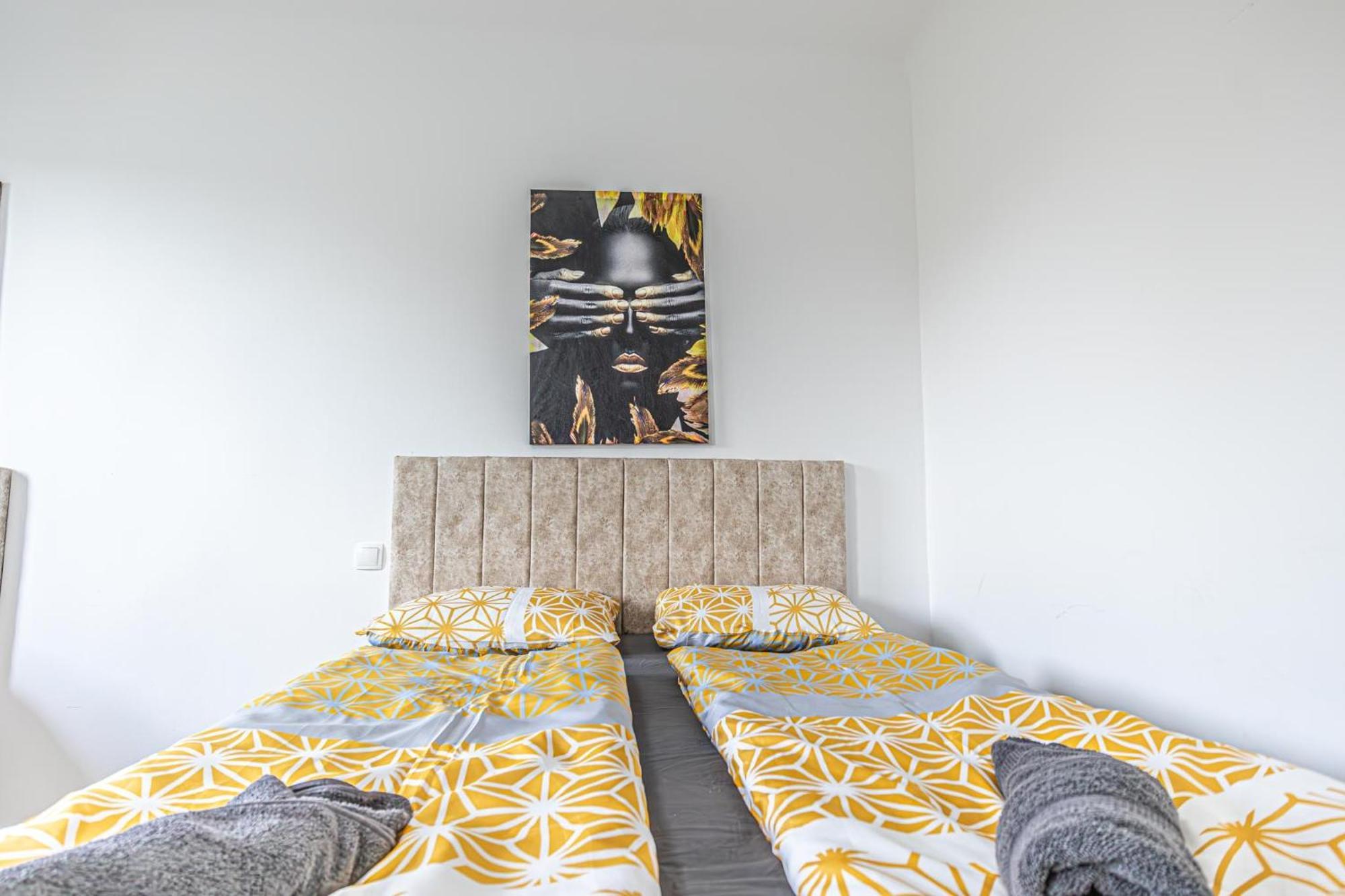 Cozy Entire House With Terrace And Garden, Up To 34p Apartment Wien